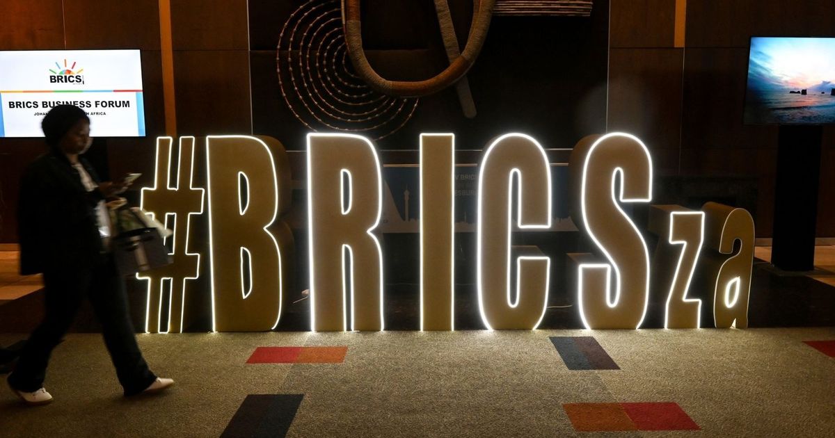 إيران وروسيا تنضمان إلى مناورات بحرية قبالة سواحل جنوب أفريقيا 