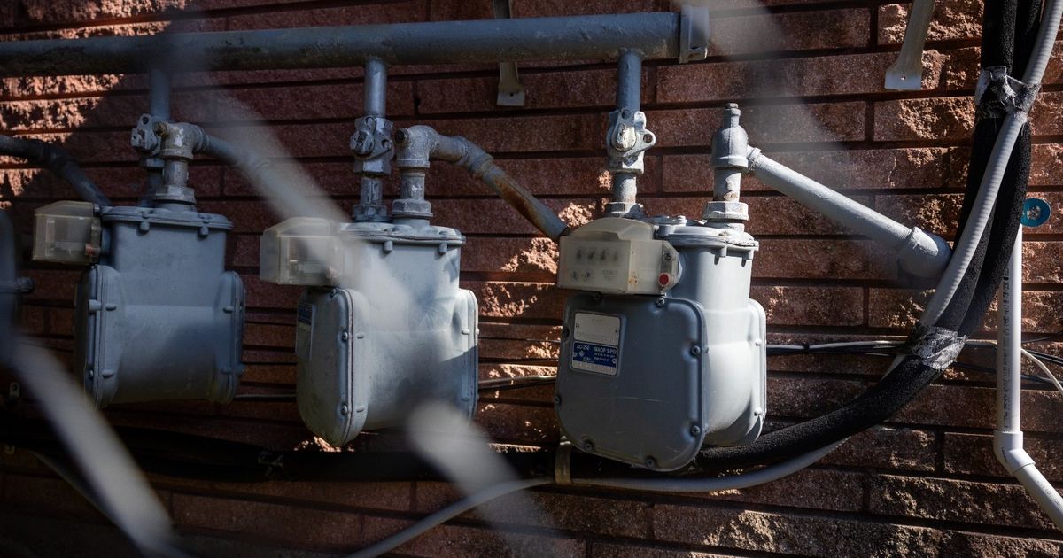 الغاز الأميركي يسجل أدنى مستوى في 4 أشهر مع توقعات بطقس أكثر دفئاً 