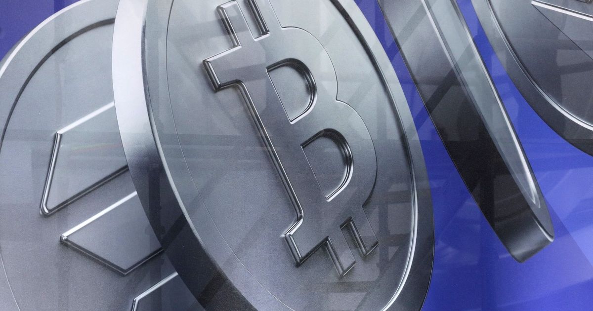 سوق الكريبتو تعود للمراهنة على صعود "بتكوين" إلى 100 ألف دولار