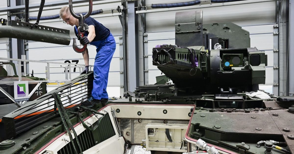 أوروبا ستزيد إنفاقها الدفاعي.. لكن لماذا الفائدة محدودة؟ 