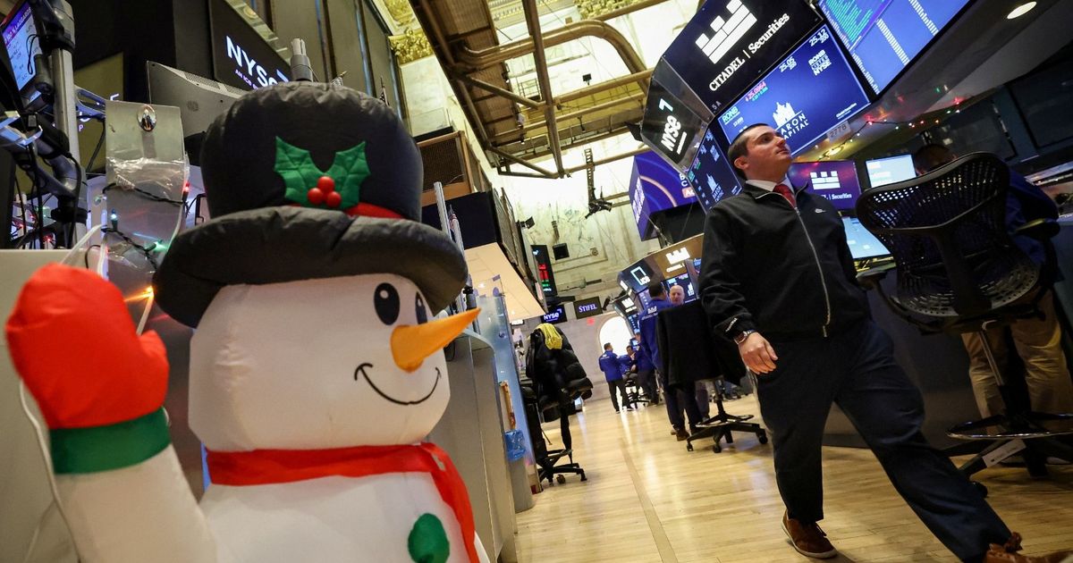 مؤشرات وول ستريت تتراجع مع تقليص الرهانات على أسهم التكنولوجيا