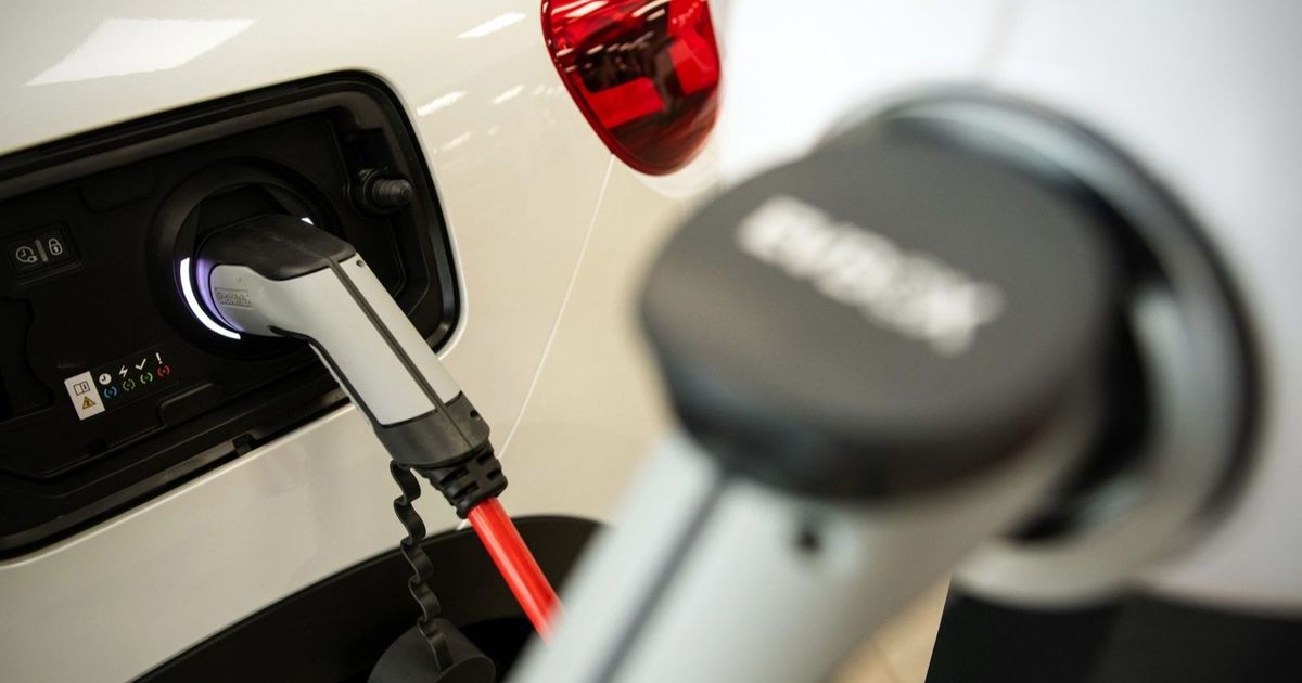 هل السيارات الهجينة جسر بين جيلين أم حل وسط؟ 