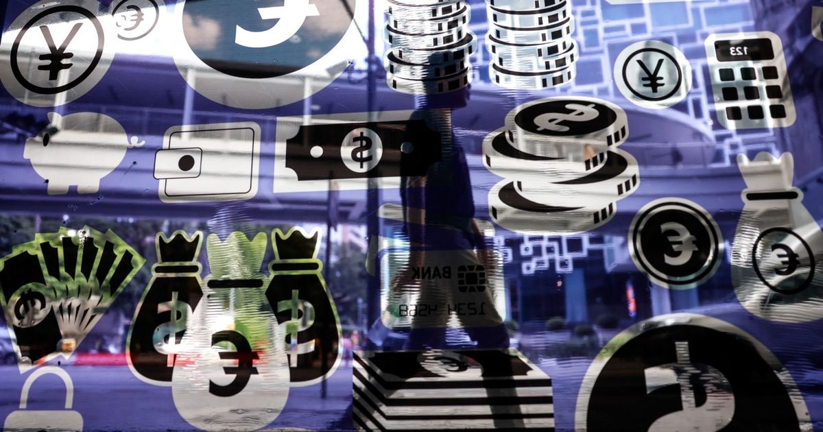 الرهان الكبير ضد الدولار يتحول إلى صفقة مؤلمة للمستثمرين