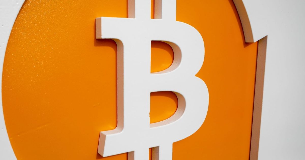 سعر "بتكوين" يصعد إلى 120 ألف دولار لأول مرة منذ بلوغه أعلى مستوياته