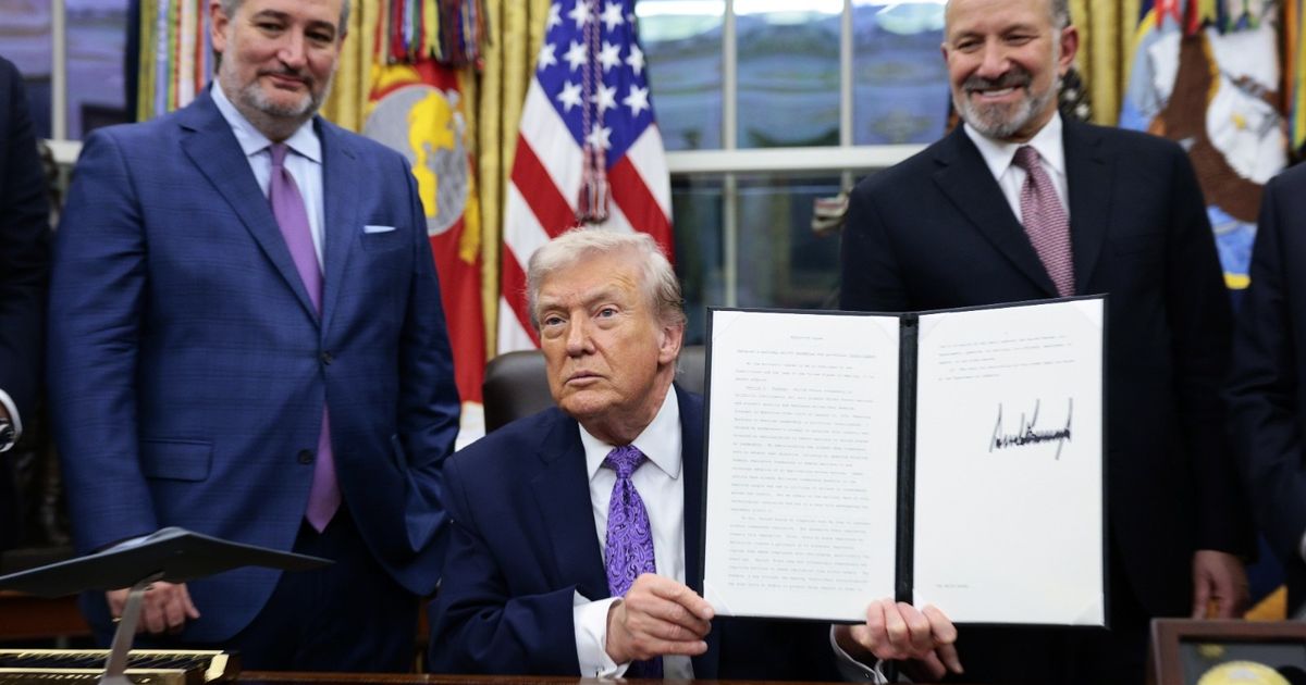 ترمب ينتزع سلطة تنظيم الذكاء الاصطناعي من قبضة الولايات