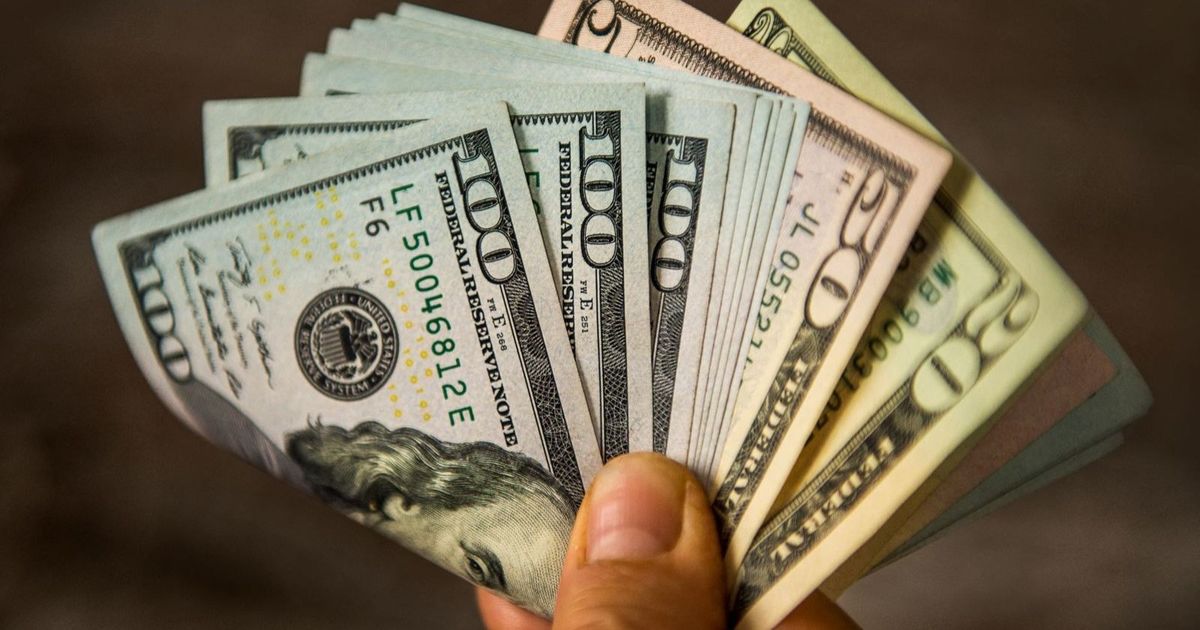 الدولار وأول 100 يوم من رئاسة ترمب.. أسوأ أداء منذ نيكسون