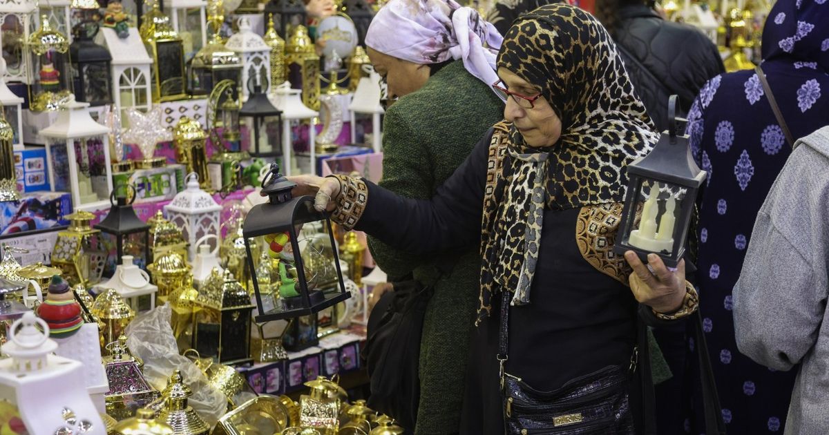 كيف تتحول مواسم الأعياد إلى محطات حاسمة في الاقتصاد العالمي؟ 