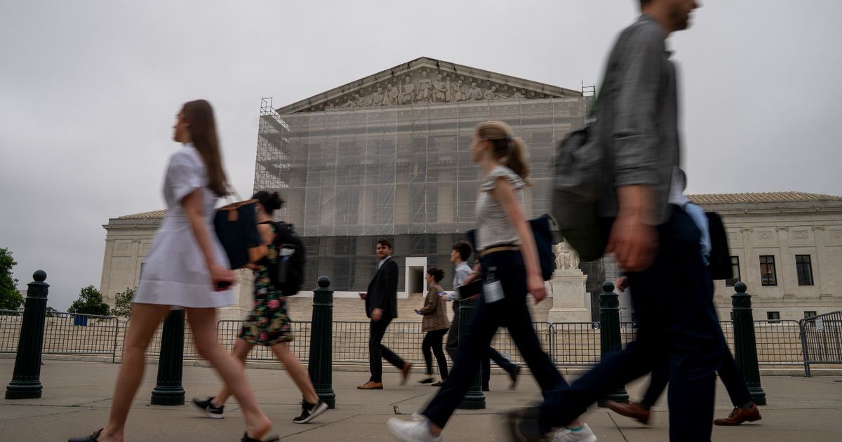 المحكمة العليا تبت اليوم برسوم ترمب... وول ستريت تترقب 