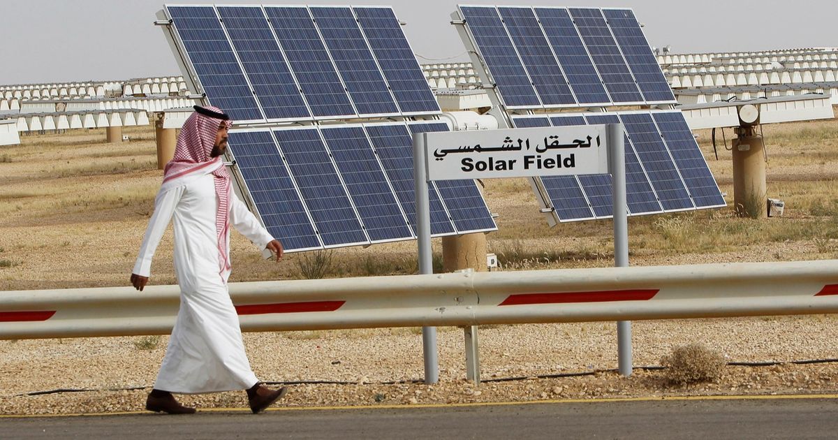 السعودية تطرح مشاريع طاقة متجددة بسعة 5300 ميغاواط