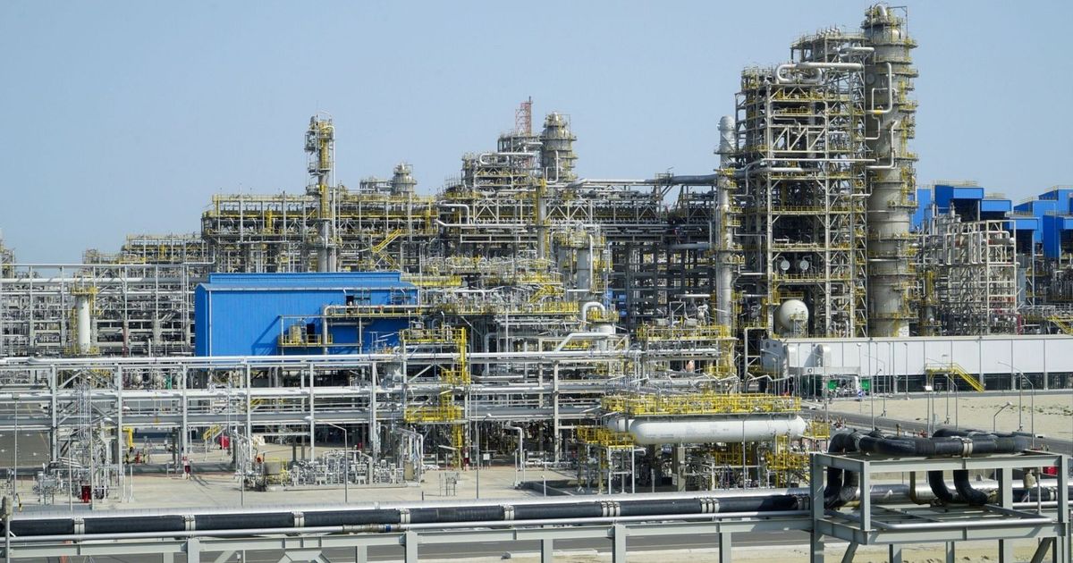 ″بلومبرغ”: الكويت تدرس جذب 7 مليارات دولار عبر صفقة خطوط أنابيب