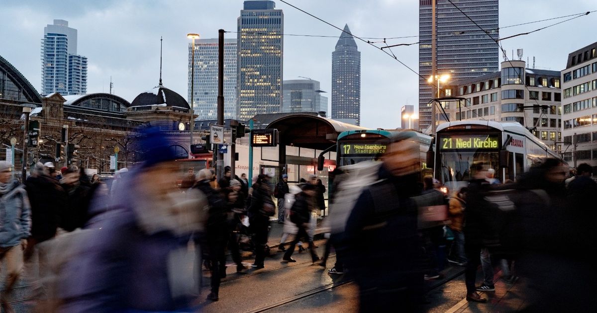 ألمانيا تواجه اختبار البيانات: هل بدأ تعافي أكبر اقتصاد في أوروبا؟ 