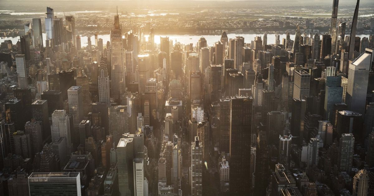 السندات العالمية ترتفع 20% عن أدنى مستوياتها في 2022 مع تأهب لخفض الفائدة