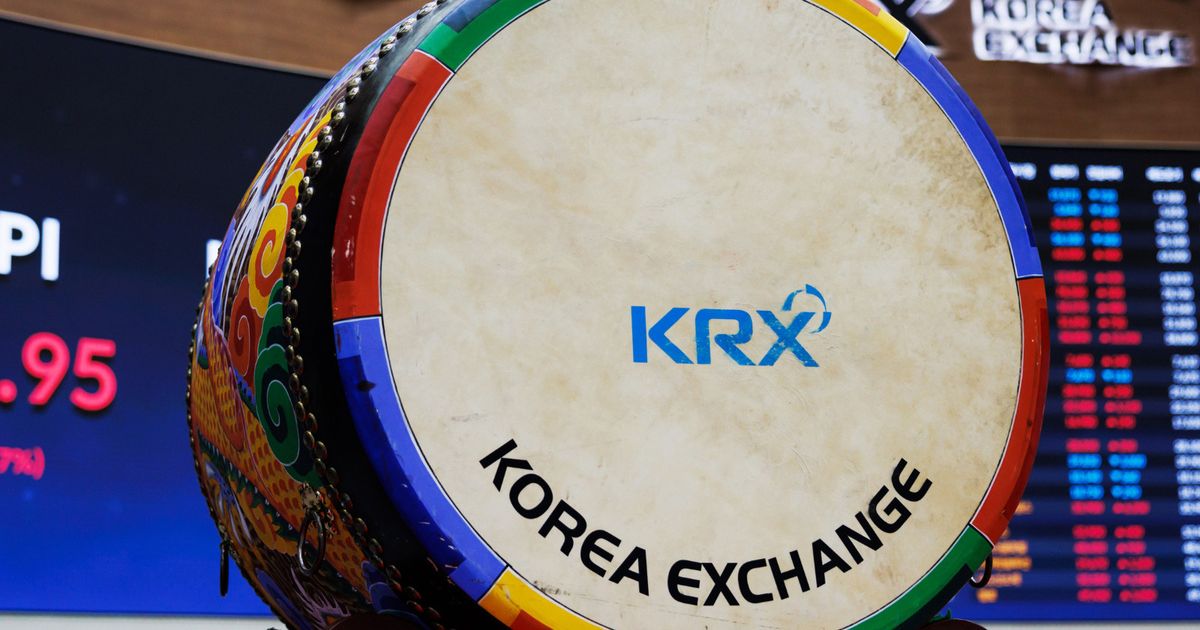 صناديق عالمية تبيع نحو 5 مليارات دولار من أسهم كورية عقب موجة صعود 