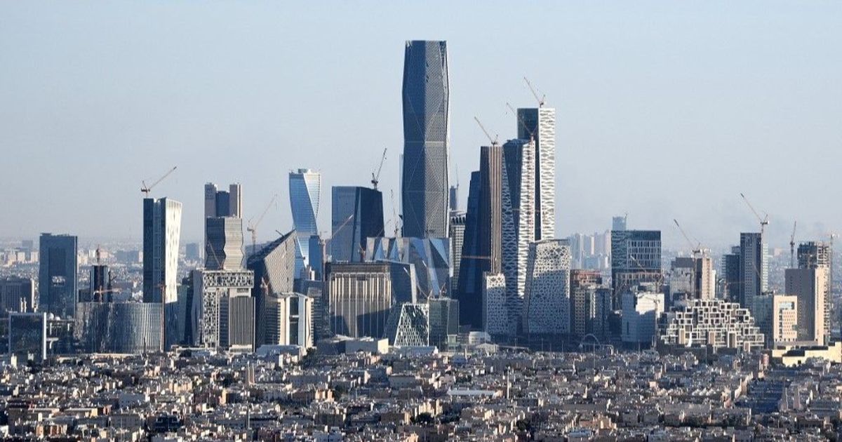 لماذا تضاعف عجز ميزانية السعودية 2025؟