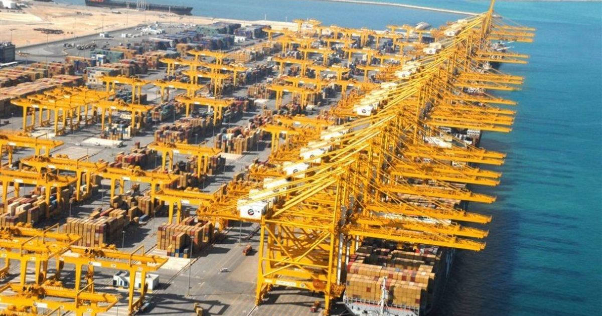 إغلاق هرمز يعيد رسم خريطة التجارة واللوجستيات في الخليج 