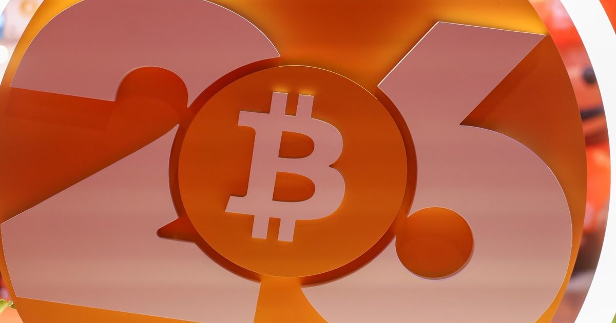 Bitcoin drops below ,000 amid market sell-off