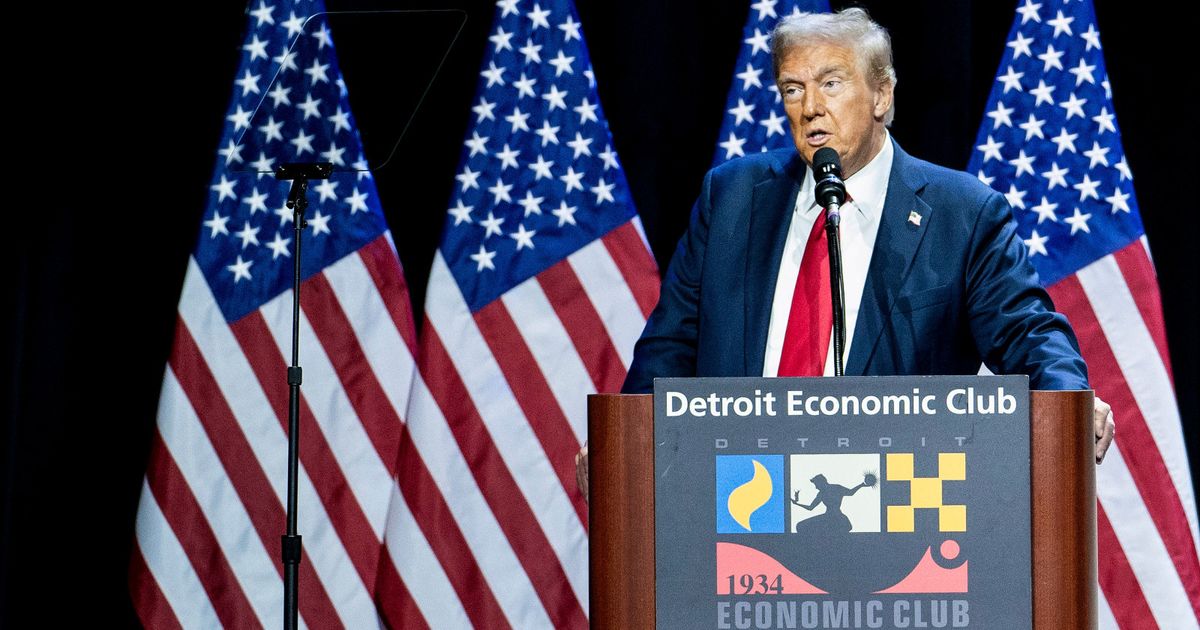 How can Trump benefit from an economy that is unsatisfactory for Americans?