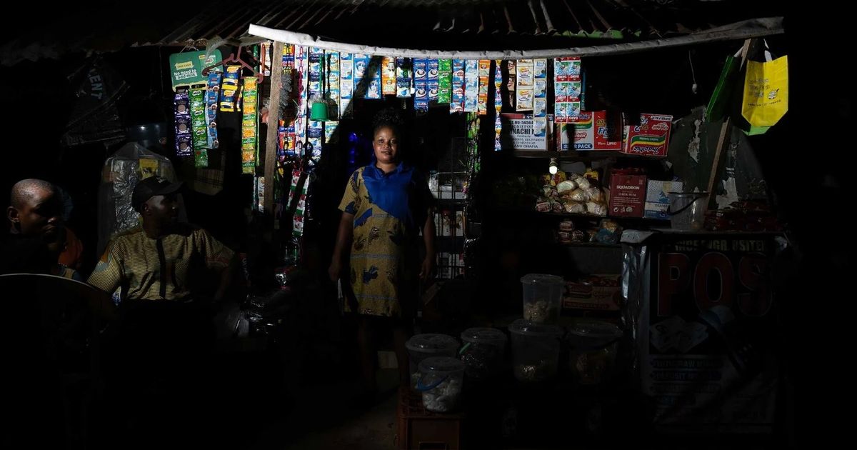 شمس نيجيريا باتت تنير ريفها ليلاً 