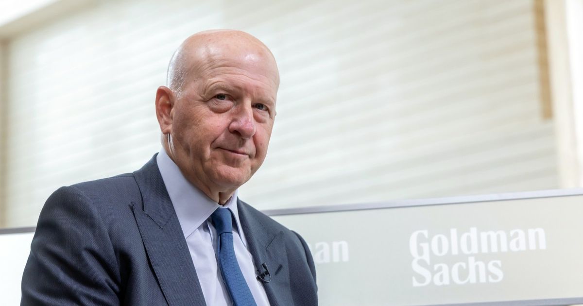 بنوك "وول ستريت" تعيد مكافآت الرؤساء التنفيذيين إلى أجواء عام 2006 