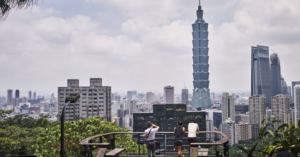 تايوان تزيح الصين عن قمة مؤشر للأسهم بدعم فورة الذكاء الاصطناعي 