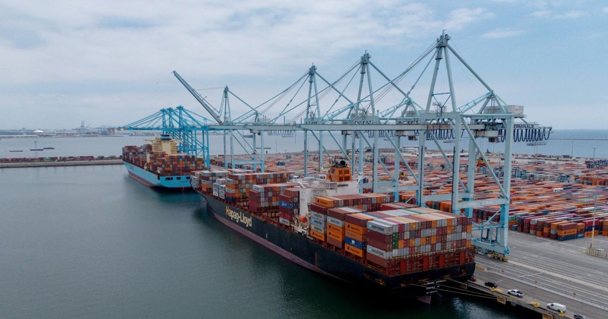 Photo: الشرق بلومبرغ US Trade Deficit Widens as AI Infrastructure Imports Surge