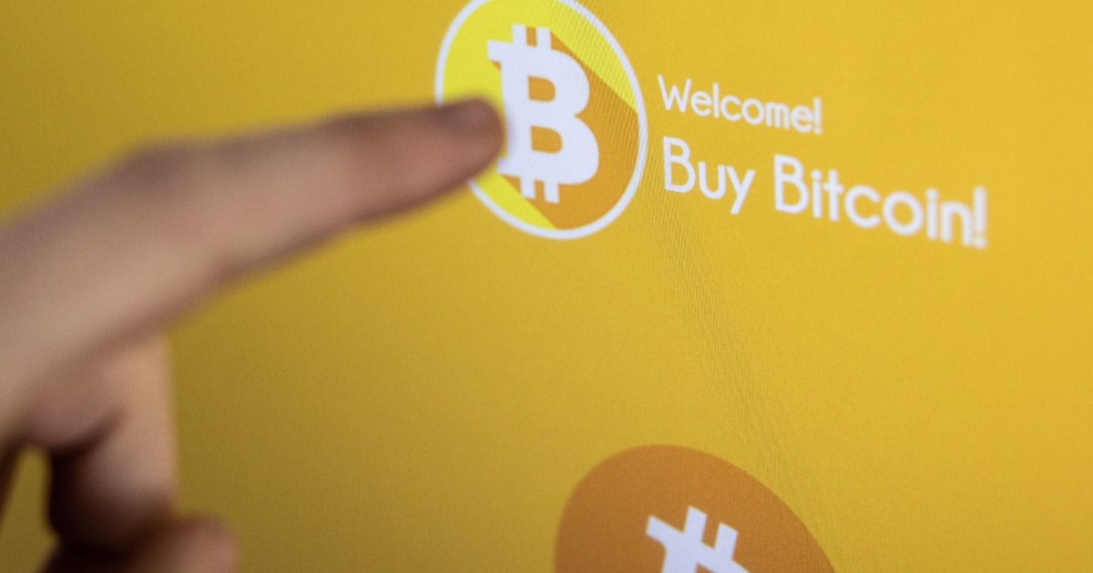 سعر ”بتكوين” يحلق عالياً.. ورهان على 150 ألف دولار بنهاية العام