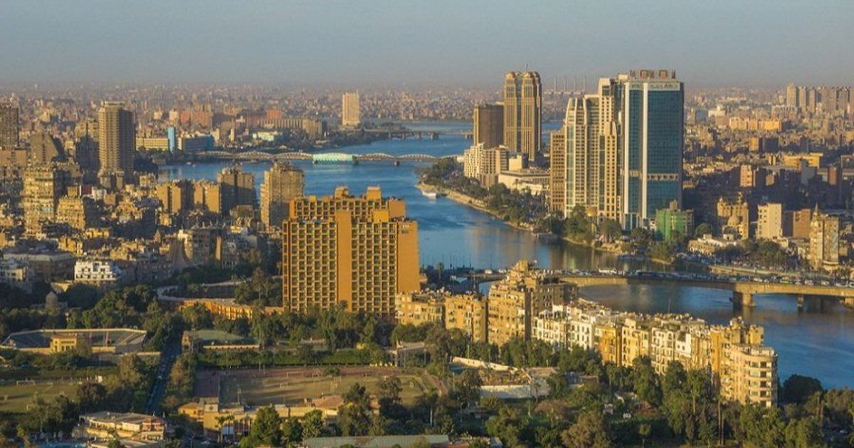 ماذا يعني رفع الفائدة في مصر للاقتصاد والعملة والتضخم؟