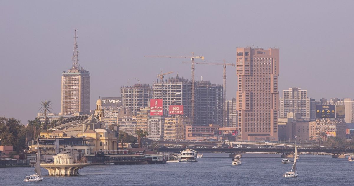 الاستثمار القومي يعتزم نقل حصصه في بنكين إلى البريد المصري 