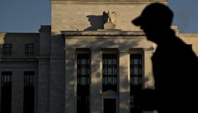 ترمب يخطط لإعلان شخصية بديلة لكوغلار في "الفيدرالي" خلال أيام