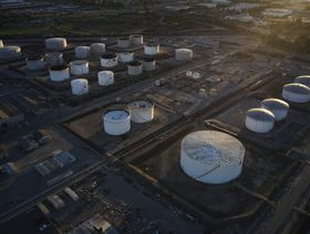 صعود النفط بعد قرارات السعودية وروسيا بتخفيض المعروض