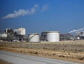 تخفيض إنتاج النفط يهبط بالنشاط الصناعي في السعودية 8% في فبراير