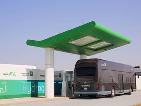 السعودية تتطلع لتسيير حافلات بالهيدروجين الأخضر العام المقبل