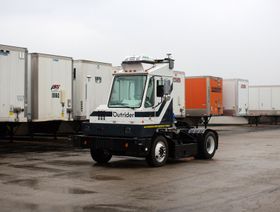شاحنة مستقلة من "أوت رايدر" للعمل في الساحات الخارجية  - المصدر: بلومبرغ