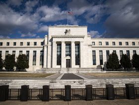 محضر الفيدرالي الأميركي يشير للتوجه نحو إبطاء زيادة أسعار الفائدة
