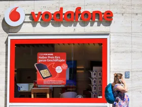 متجر تابع لمجموعة "فودافون" في برلين، ألمانيا - بلومبرغ