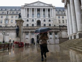 صدمة تضخمية أخرى قد تشجع بنك إنجلترا على زيادة كبيرة في أسعار الفائدة
