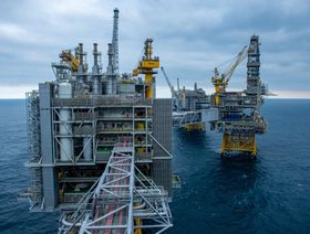 منصة بحرية للتنقيب عن النفط تابعة لشركة "إكيونور" في حقل "يوهان سفيردروب" النفطي ببحر الشمال، النرويج - المصدر: بلومبرغ