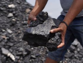 بعد عقدين من طموحات العالم غير الواقعية.. الفحم يزدهر