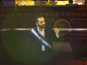 رئيس السلفادور يكبد بلاده خسائر بسبب شراء \"بتكوين\"