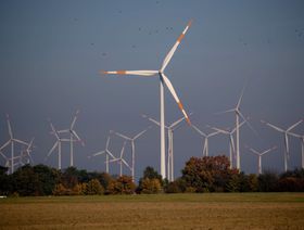 الصندوق السيادي العماني يدرس المساهمة بمشروع لطاقة الرياح في مصر