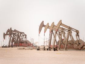 ثبات أسعار النفط والمستثمرون يراقبون مفاوضات الديون في واشنطن