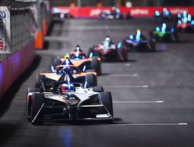 السعودية تبرز كمستثمر رئيسي في سباقات السيارات الكهربائية