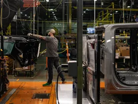 تعديل بيانات سوق العمل الأميركية بخفض 911 ألف وظيفة