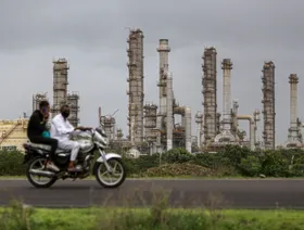 تقترب من الصفر.. العقوبات الأميركية تخنق واردات الهند من النفط الروسي