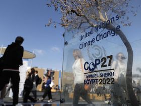 مشاركون يصلون إلى مركز شرم الشيخ الدولي للمؤتمرات لحضور مؤتمر المناخ "كوب 27" (COP27) في شرم الشيخ. مصر - المصدر: بلومبرغ