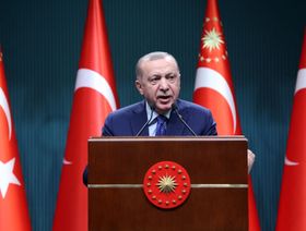 إهدار الاحتياطي النقدي في تركيا يضع \"أردوغان\" تحت مقصلة المعارضة