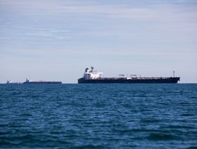 أسطول ناقلات النفط الحكومية الروسية في طريقه إلى التوقف