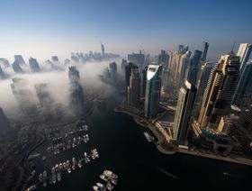 مشهد لأبراج سكنية وتجارية في منطقة دبي مارينا - المصدر: بلومبرغ