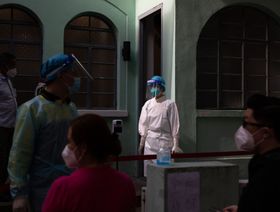 اختبارات الإصابة بمرض كوفيد -19 في ماكاو في الأول من نوفمبر 2022 - المصدر: بلومبرغ