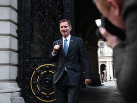 المملكة المتحدة تسعى لسد 35 مليار جنيه عجزاً مالياً في نوفمبر